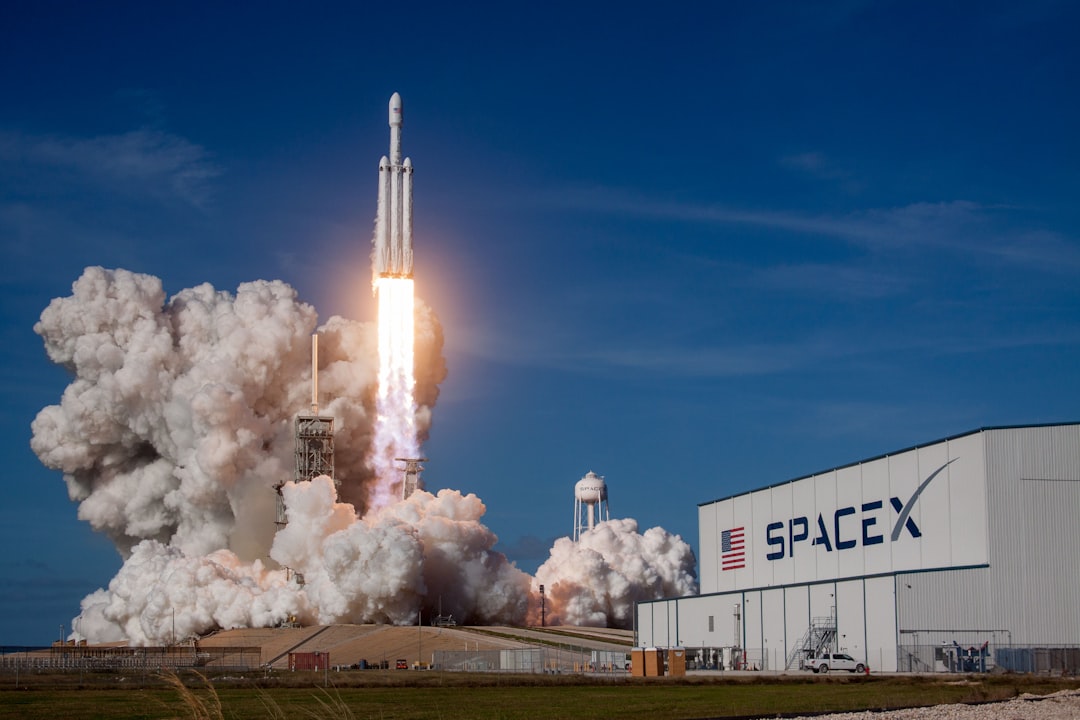 SpaceX星舰发射升空示意图