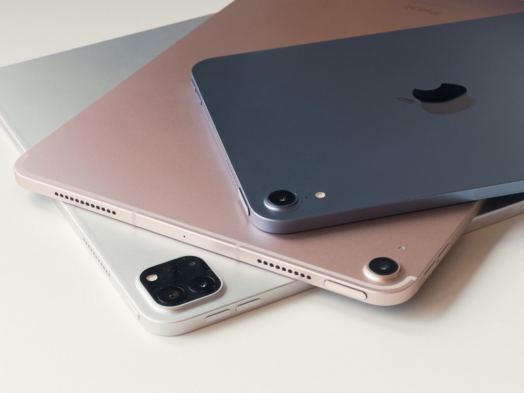 亚马逊上的 13 英寸 iPad Pro M5 产品展示