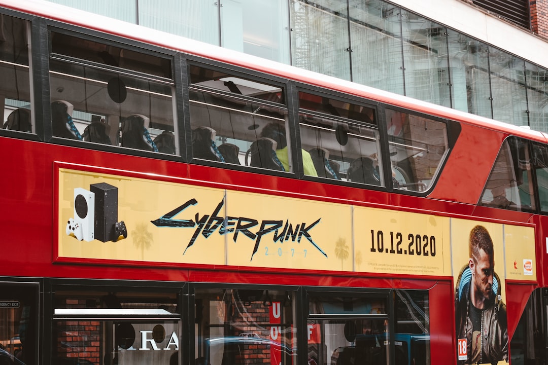 Cyberpunk 2077 游戏画面，赛博朋克风格