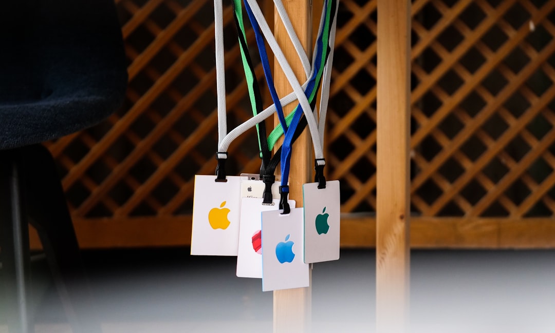 Apple AirTag 定位追踪器产品图