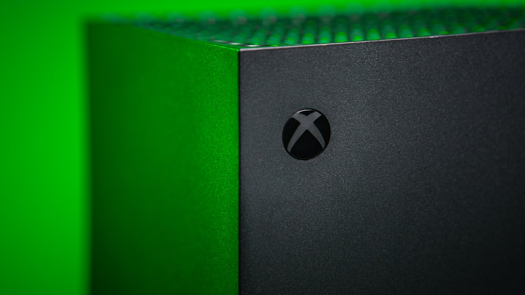 微软 Xbox Logo 与 PC 游戏界面