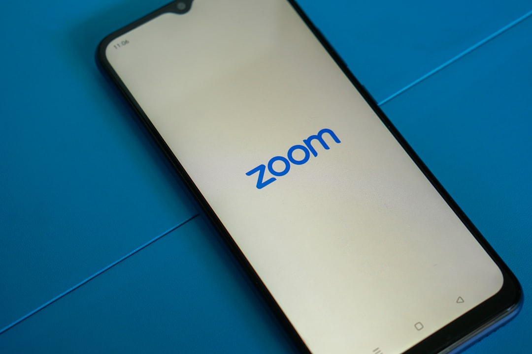 Zoom 通话中屏幕共享被劫持的示意图