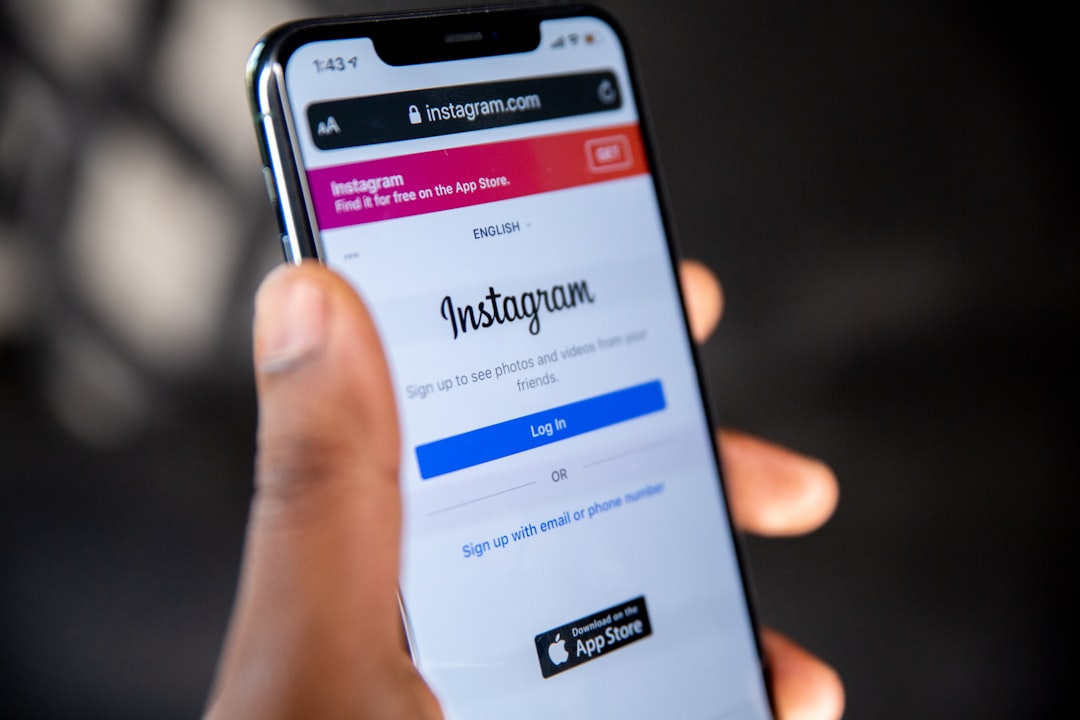 Instagram AI 标签误报示意图