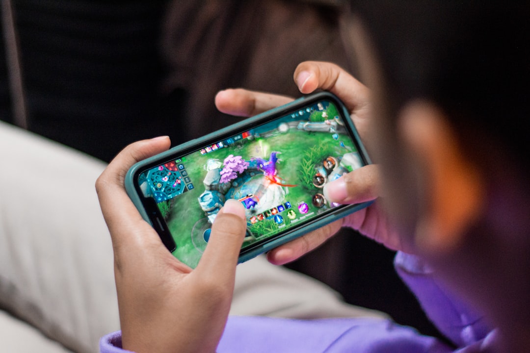 手机版宝可梦大师与任天堂Switch对比图