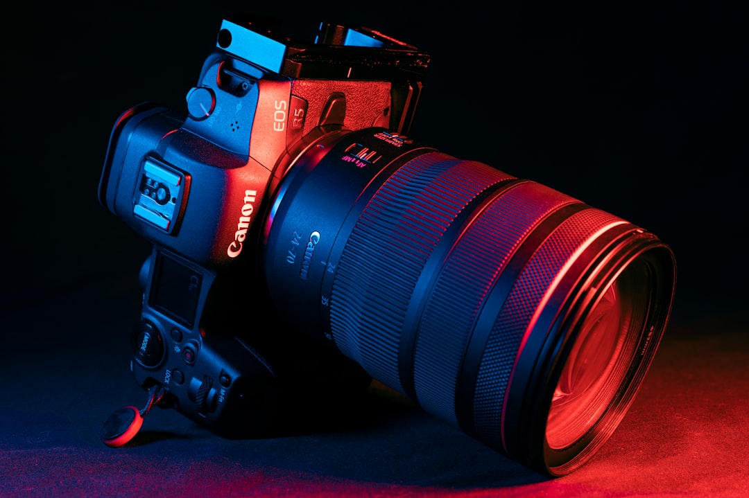 佳能 EOS R8 Mark II 相机外观展示