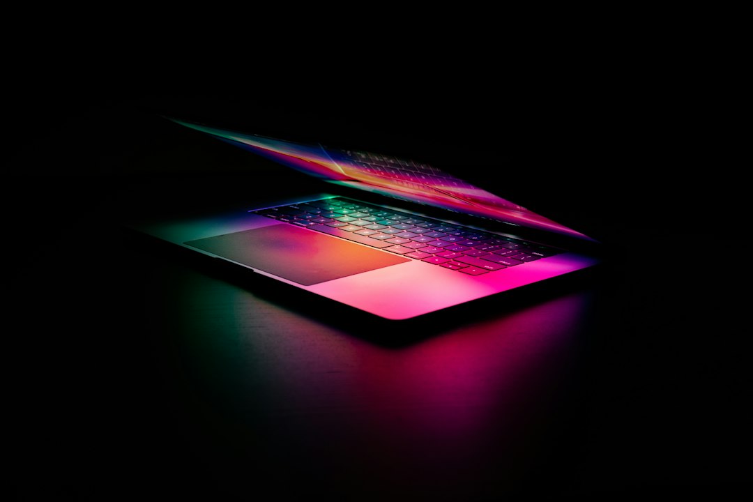 新款 MacBook Pro 的 PROLED XDR 显示屏与 CMF 校准功能演示
